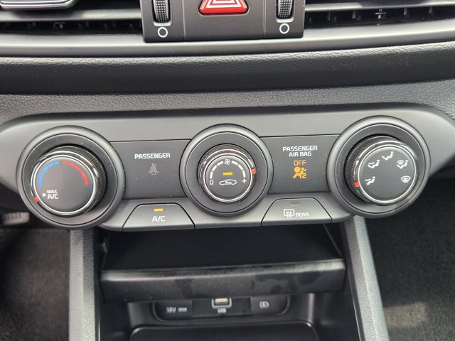 Used 2024 Kia Forte LXS w/ LXS Technology Package FWD image 17