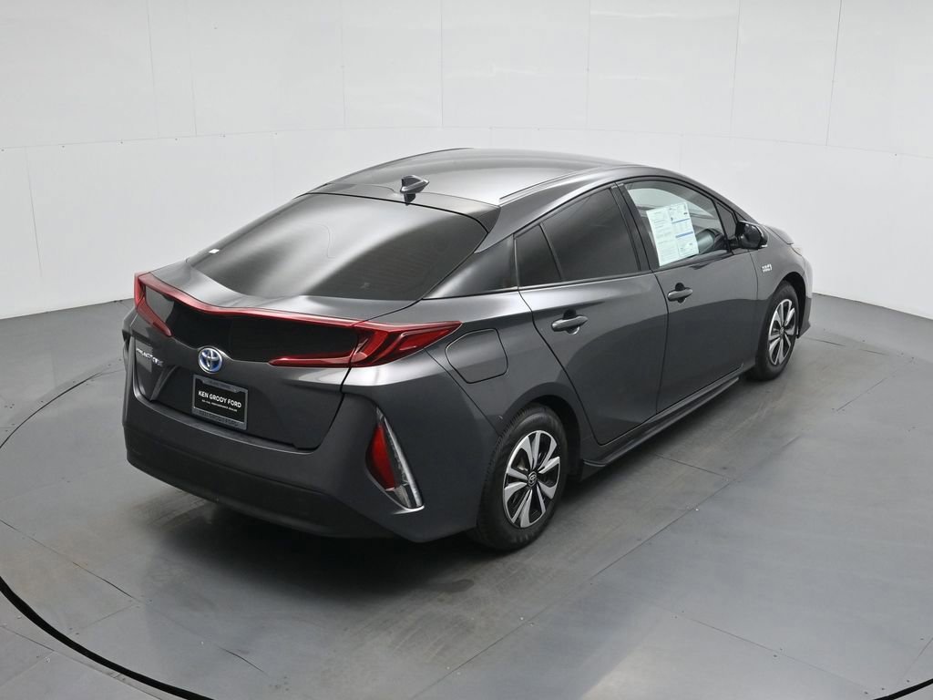 Used 2018 Toyota Prius Prime Plus image 16