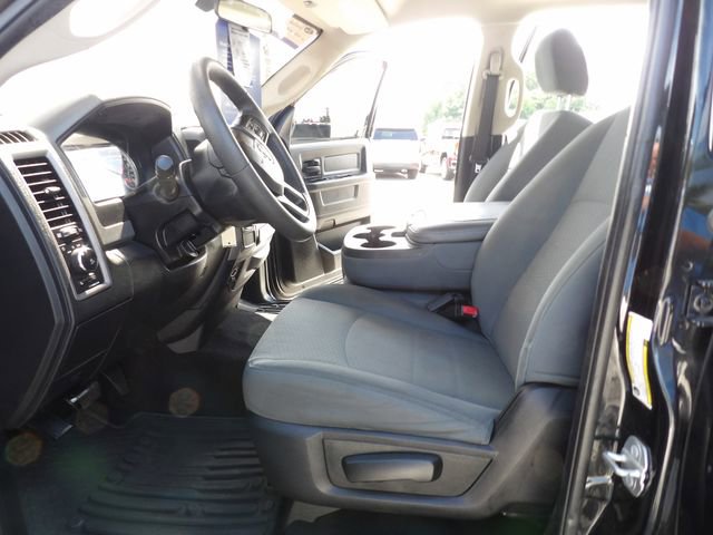 Used 2018 RAM 1500 Express w/ Black Ram 1500 Express Group RWD image 32