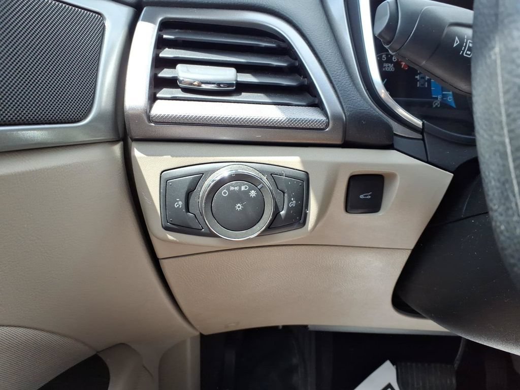Certified 2020 Ford Fusion SE FWD image 14