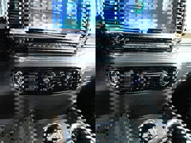 Used 2023 Chevrolet Silverado 1500 High Country w/ Technology Package image 21