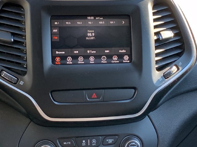 Used 2019 Jeep Cherokee Latitude w/ Trailer Tow Group FWD image 17