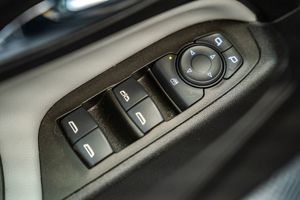 Used 2023 Chevrolet Equinox LS w/ LS Convenience Package AWD/4WD image 37