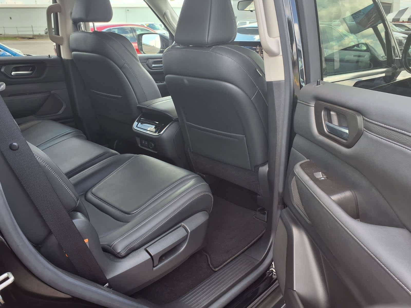 Used 2025 Nissan Armada SV AWD/4WD image 23