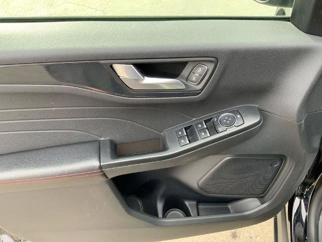 Certified 2025 Ford Escape ST-Line AWD/4WD image 13