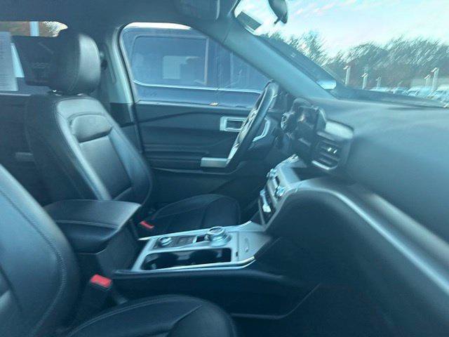 Certified 2023 Ford Explorer XLT w/ Equipment Group 202A AWD/4WD image 9