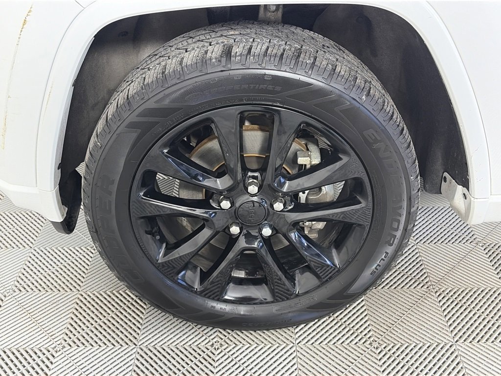 Used 2022 Jeep Grand Cherokee Laredo X image 8