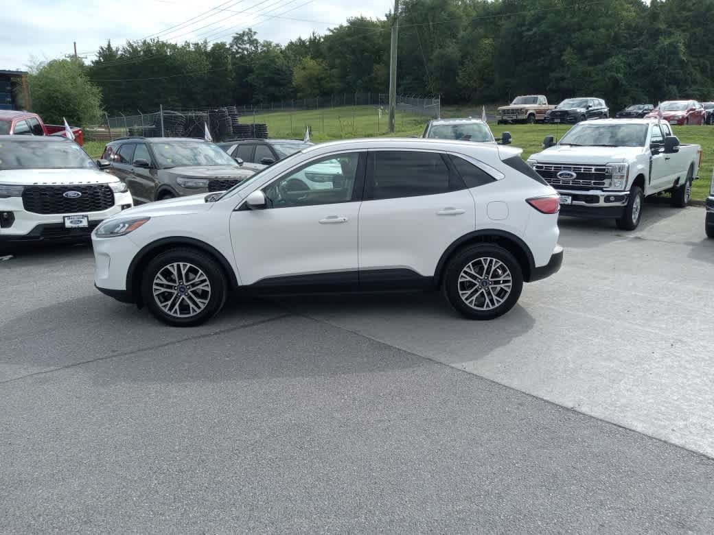 Certified 2022 Ford Escape SEL w/ Technology Package AWD/4WD image 4