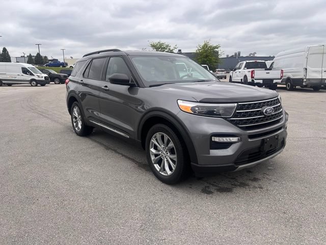 Certified 2023 Ford Explorer XLT w/ Equipment Group 202A AWD/4WD image 1