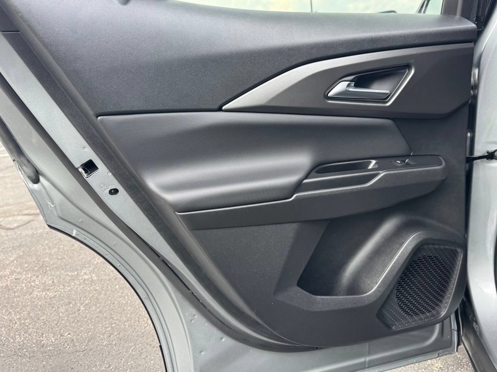 Used 2025 Chevrolet Equinox EV LT w/ Comfort Package FWD image 23