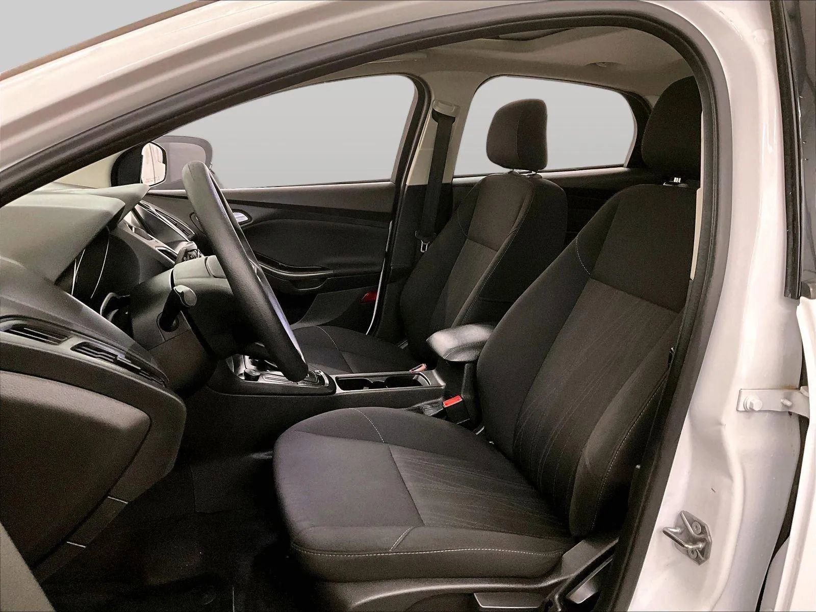 Certified 2018 Ford Focus SEL FWD image 24