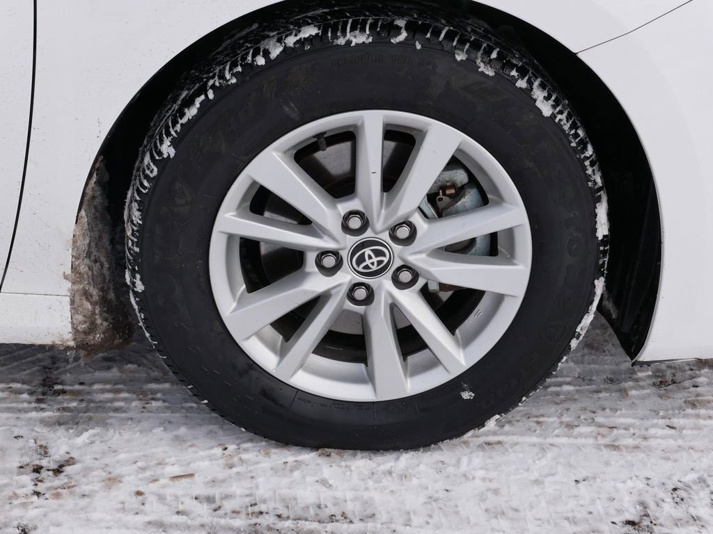 Used 2025 Toyota Camry LE image 7