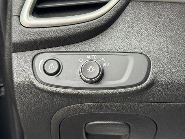 Used 2018 Chevrolet Trax LT image 19