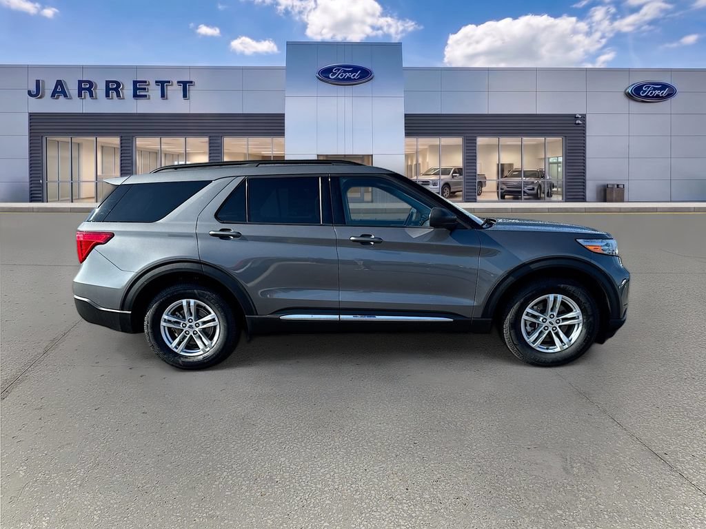 Certified 2024 Ford Explorer XLT w/ Equipment Group 202A RWD image 8