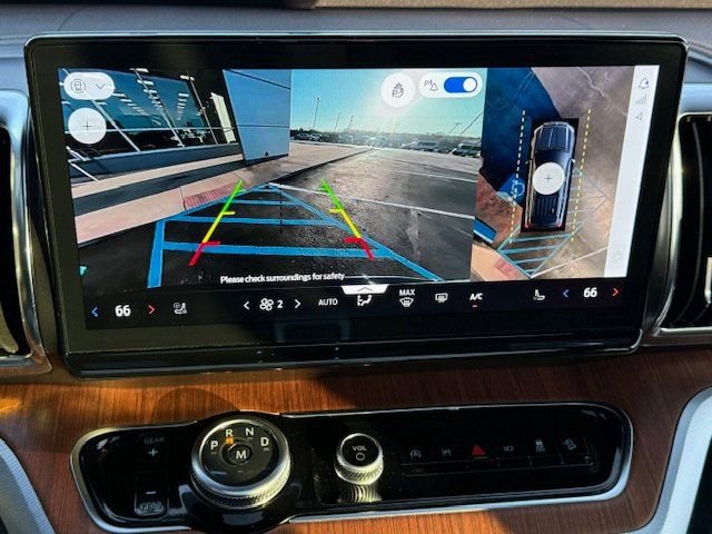 Certified 2025 Ford Expedition King Ranch image 18