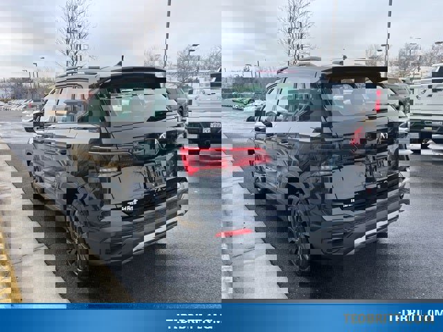 Used 2023 Volkswagen Taos S image 3
