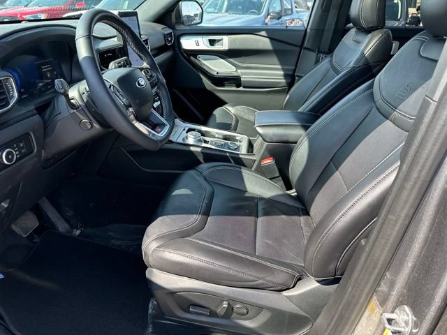 Certified 2023 Ford Explorer ST w/ Technology Package AWD/4WD image 22