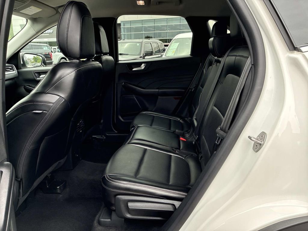 Certified 2024 Ford Escape Platinum AWD/4WD image 16