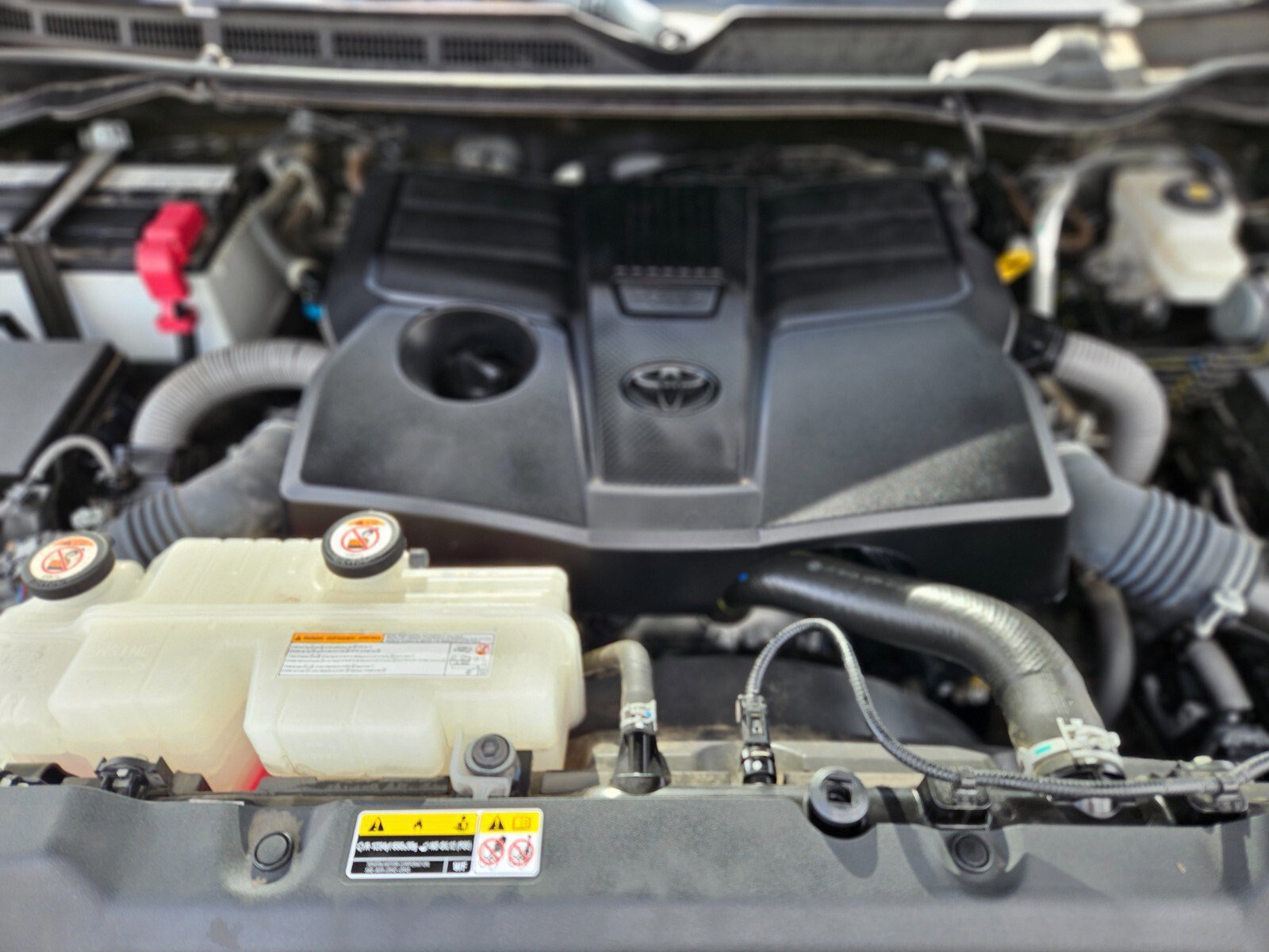 Used 2024 Toyota Tundra Limited image 32