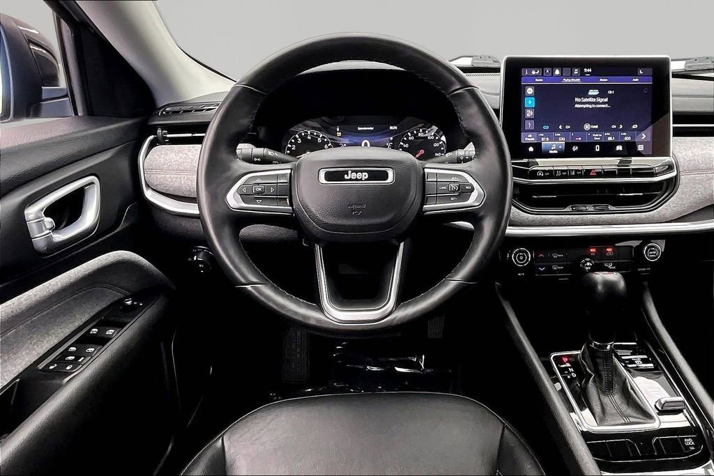 Used 2022 Jeep Compass Latitude AWD/4WD image 5