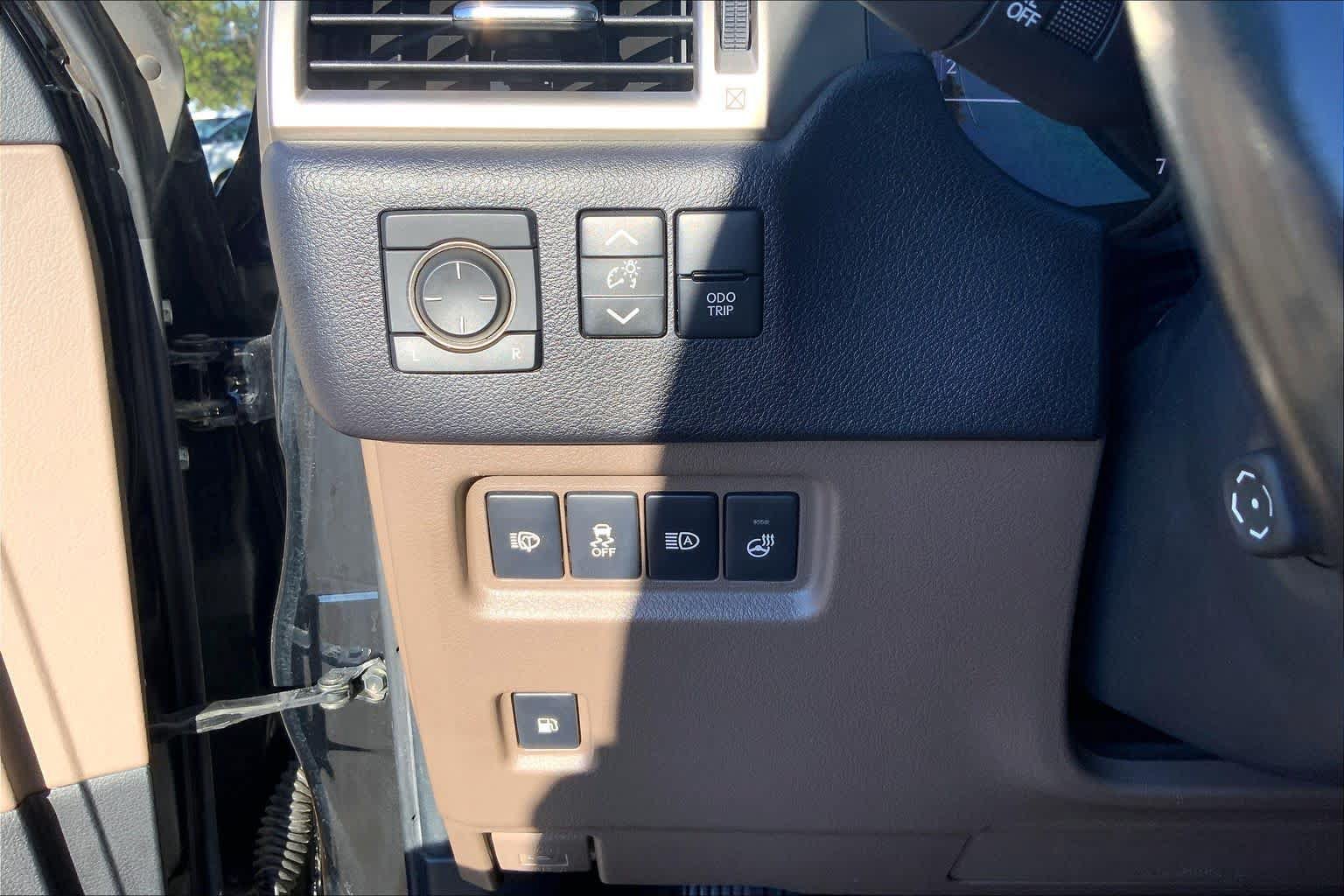 Used 2021 Lexus GX 460 Premium AWD/4WD image 36