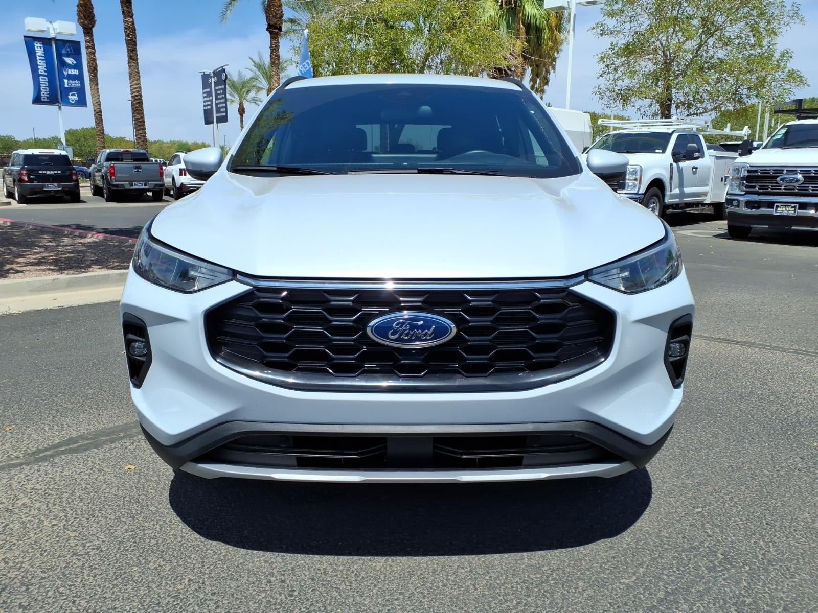 Certified 2025 Ford Escape ST-Line Select w/ Tech Pack #1 AWD/4WD image 2