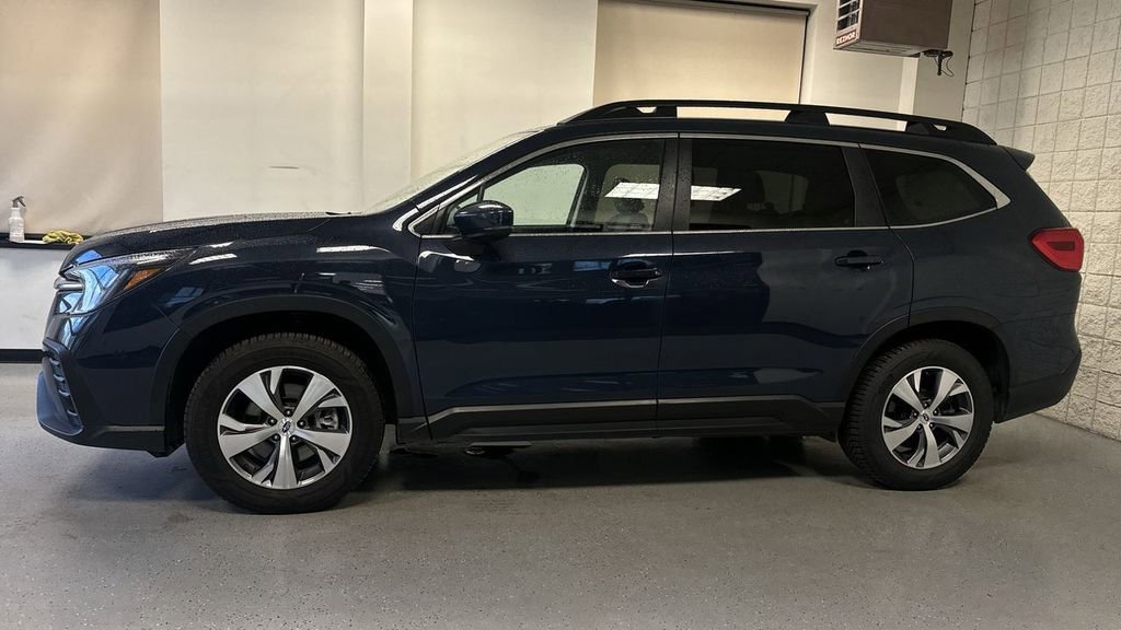 Used 2024 Subaru Ascent Premium w/ Convenience Package image 11