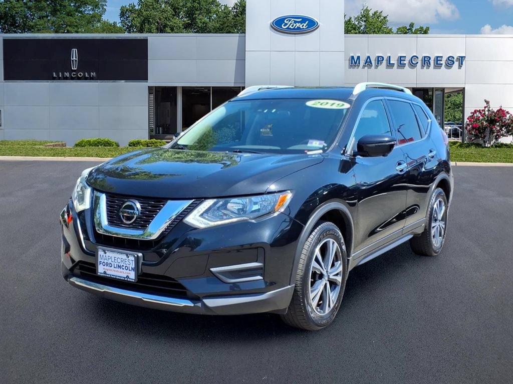 Used 2019 Nissan Rogue SV w/ Premium Package AWD/4WD image 2