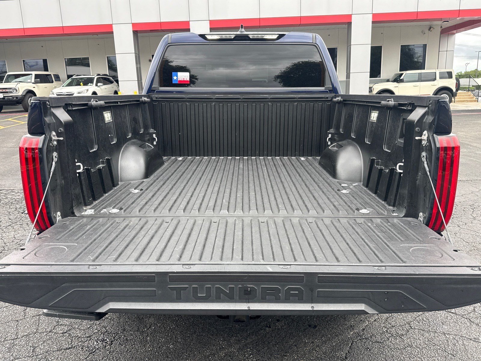 Used 2023 Toyota Tundra Limited w/ Power Package AWD/4WD image 11
