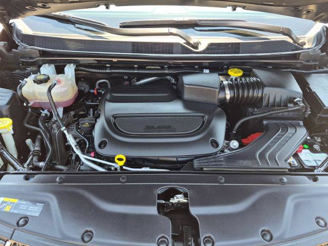 Used 2023 Chrysler Pacifica Touring-L FWD image 31