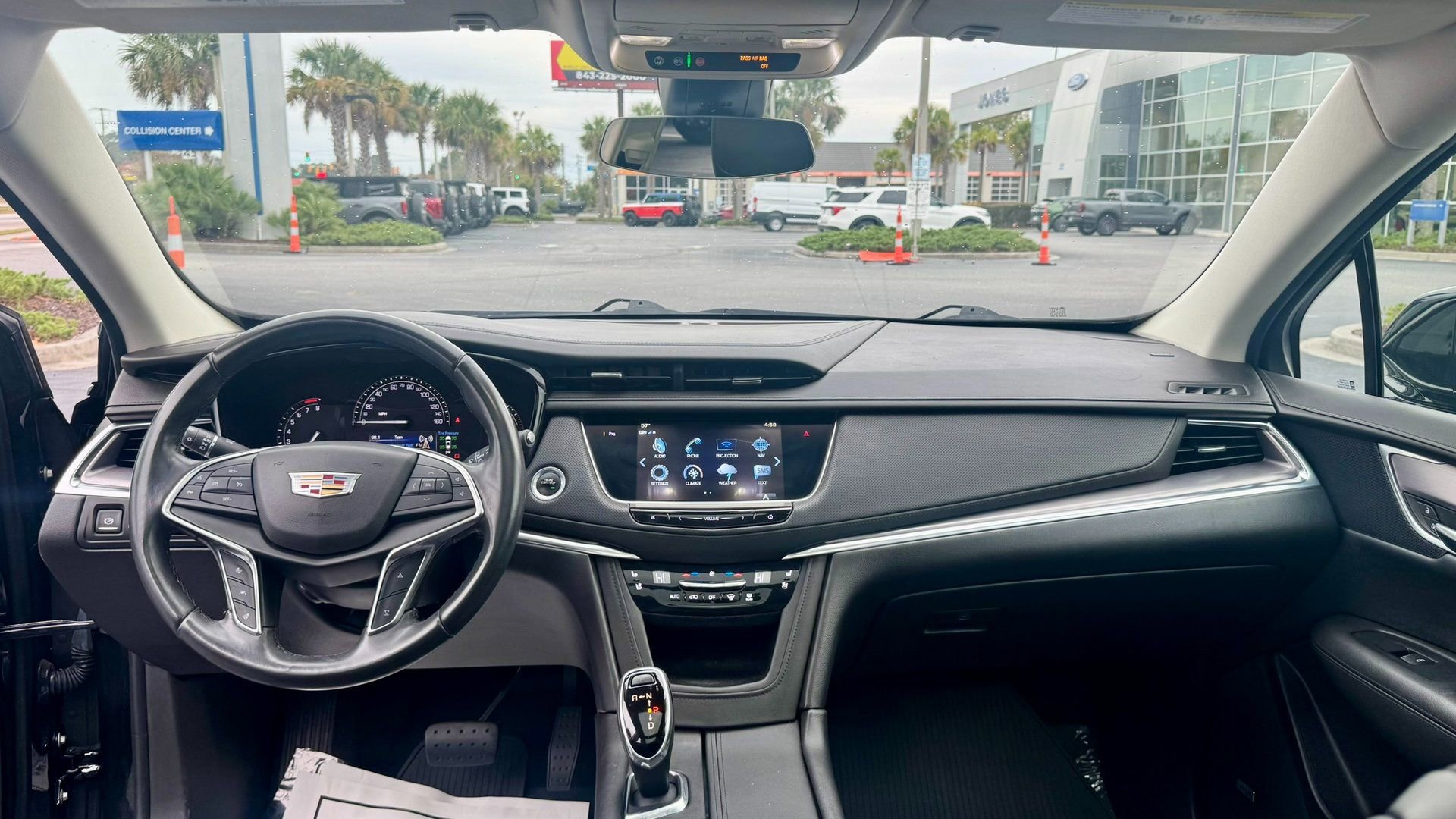 Used 2018 Cadillac XT5 Luxury w/ Driver Awareness Package image 27