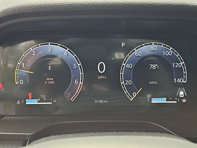 Used 2025 Jeep Grand Cherokee L Laredo w/ Luxury Tech Group I RWD image 15