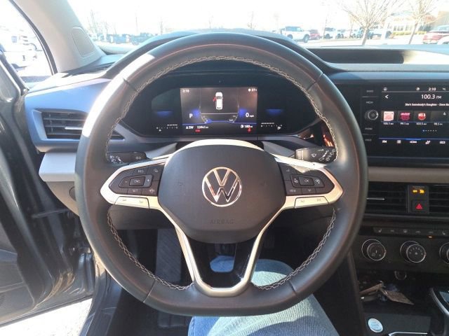 Used 2022 Volkswagen Taos SE image 32