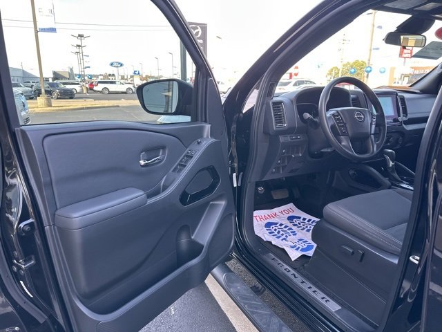 Used 2023 Nissan Frontier SV w/ Midnight Edition Package image 36