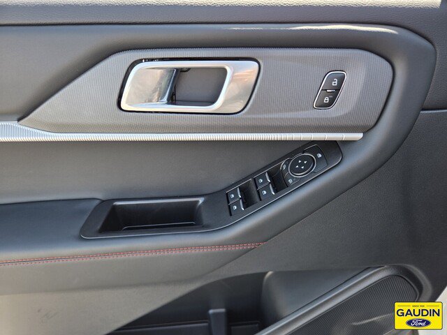Certified 2025 Ford Explorer ST-Line RWD image 18