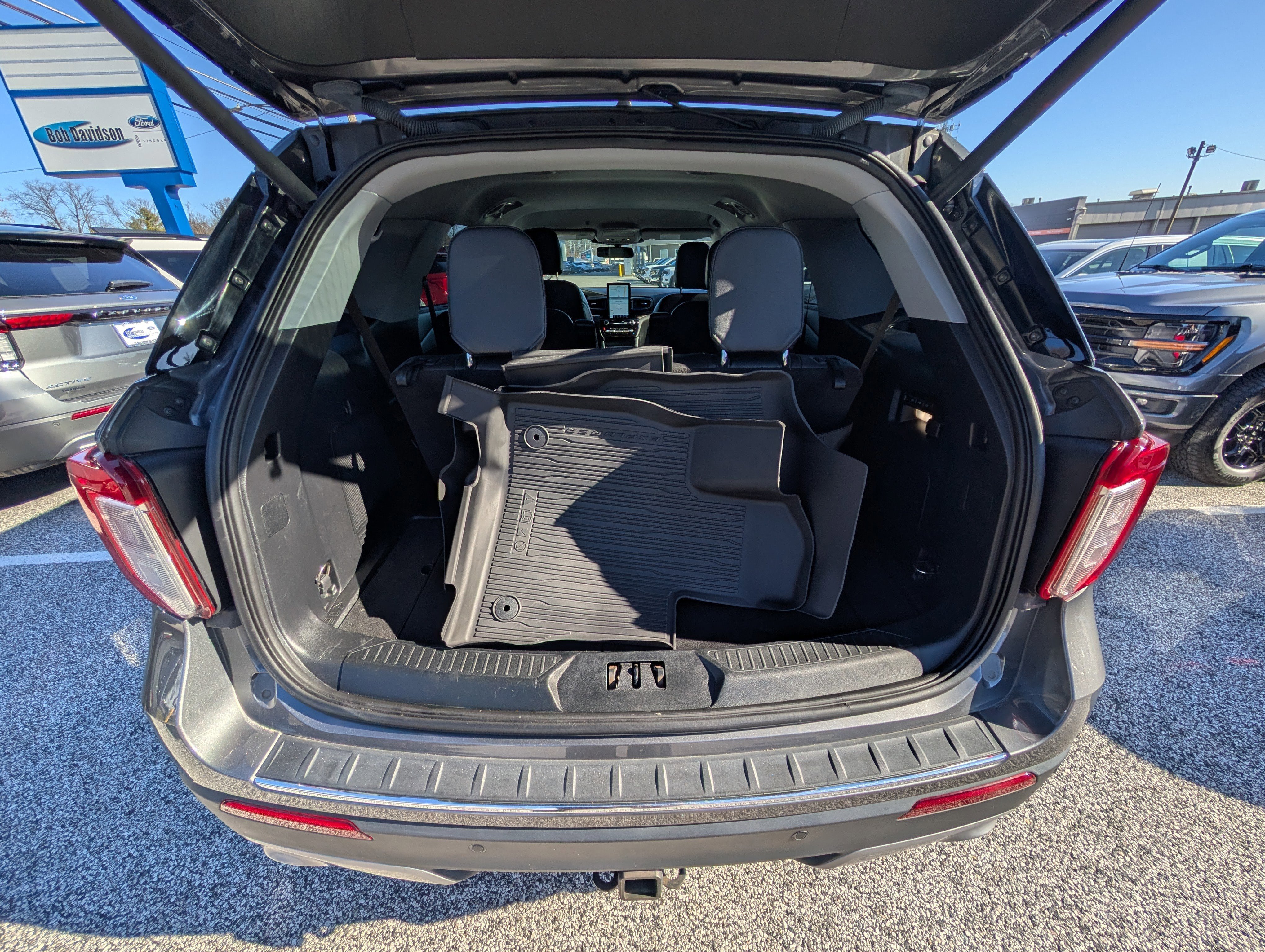 Certified 2022 Ford Explorer Limited w/ Limited Technology Package image 15