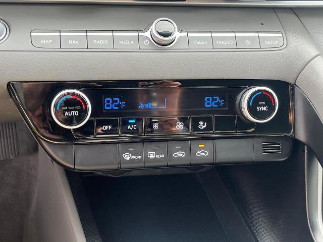 Used 2024 Hyundai Elantra SEL image 14