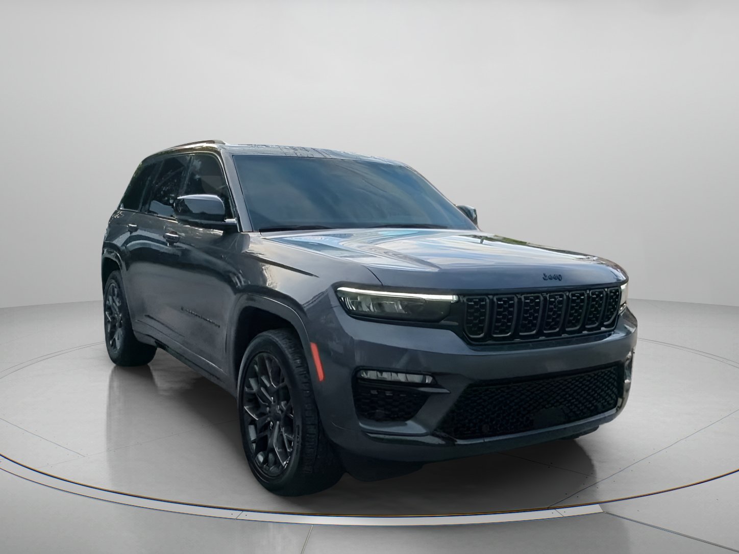 Used 2025 Jeep Grand Cherokee Summit w/ Obsidian Package AWD/4WD image 4