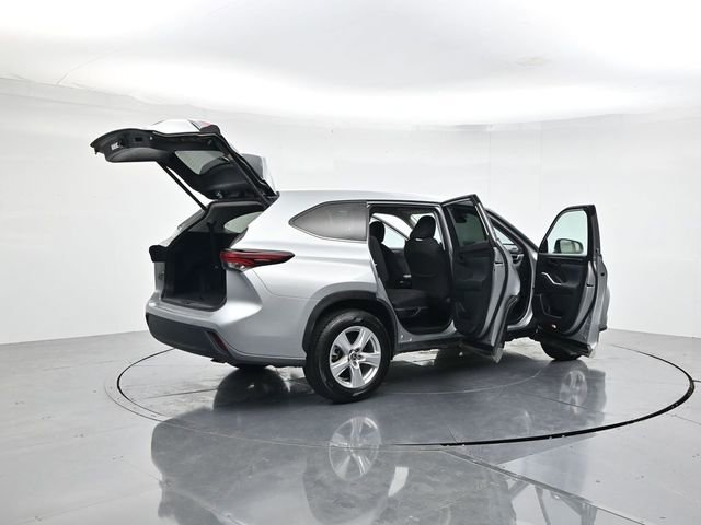 Used 2024 Toyota Highlander LE image 50