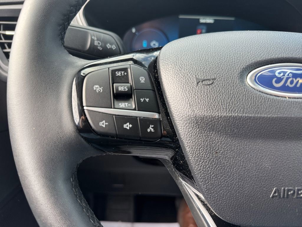 Certified 2024 Ford Escape Platinum w/ Premium Technology Package image 31