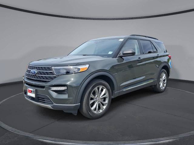 Certified 2023 Ford Explorer XLT w/ Equipment Group 202A AWD/4WD image 1