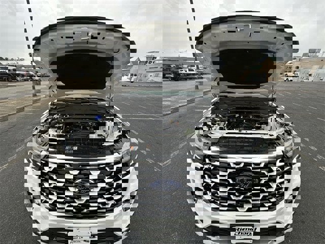 Certified 2025 Ford Explorer Platinum image 10