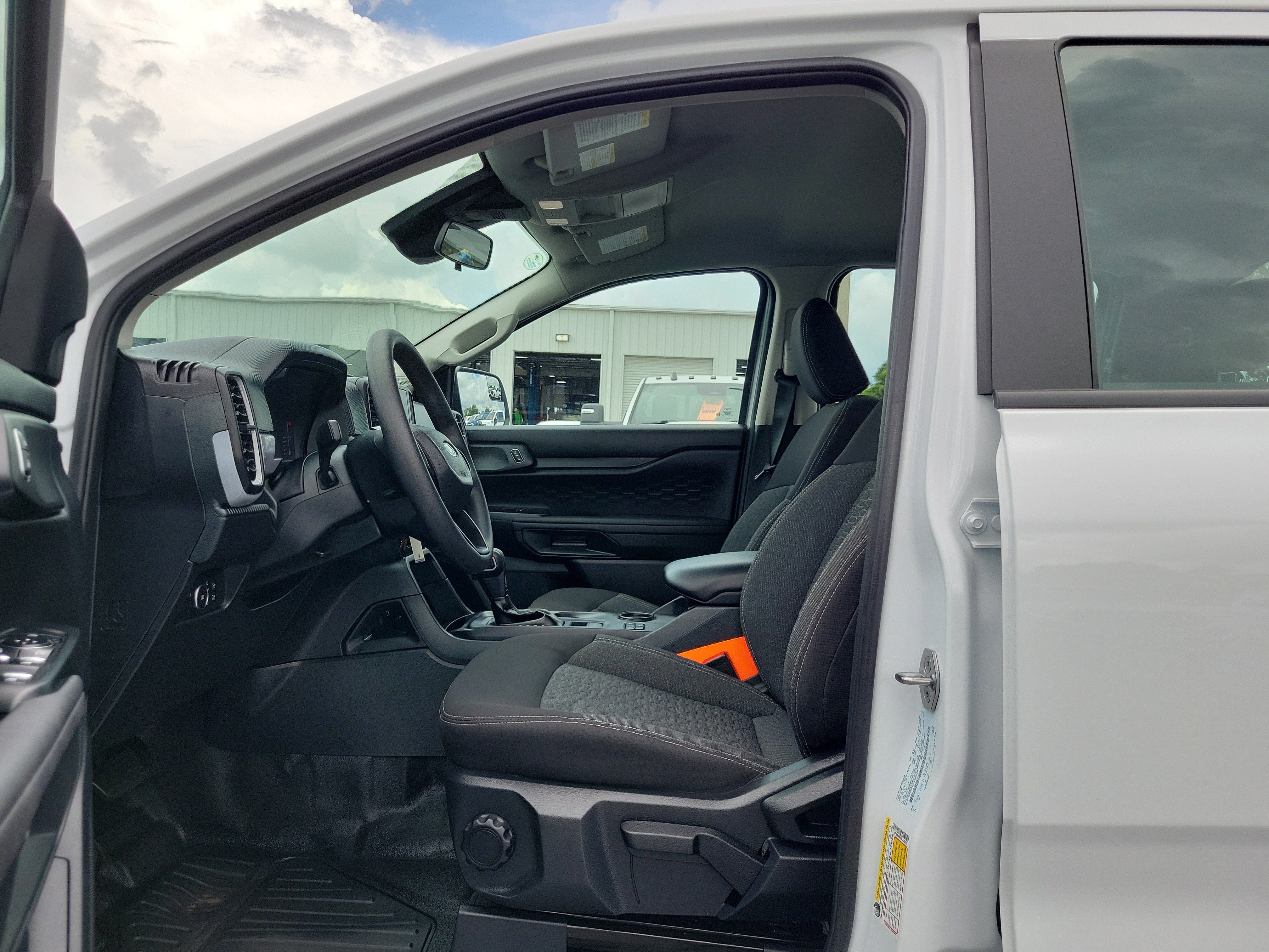 Certified 2025 Ford Ranger XL w/ Trailer Tow Package RWD image 19