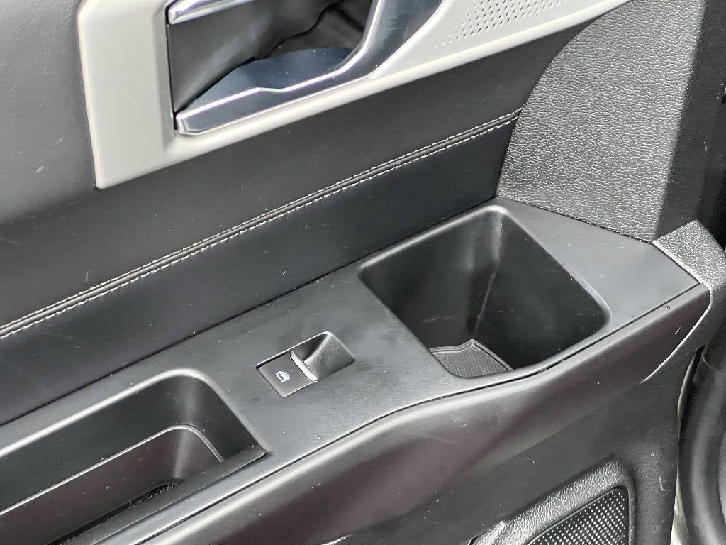 Certified 2020 Ford Explorer Platinum w/ Premium Technology Package image 34