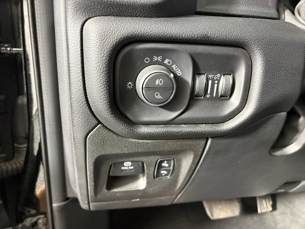 Used 2019 RAM 1500 Big Horn AWD/4WD image 13