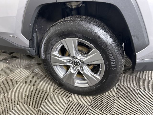 Used 2023 Toyota RAV4 LE AWD/4WD image 7