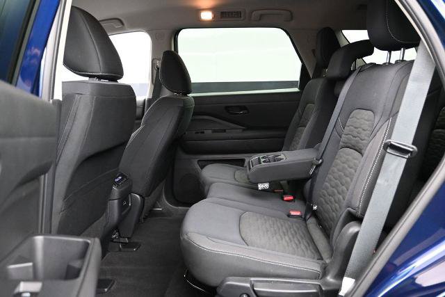 Used 2025 Nissan Pathfinder SV AWD/4WD image 25