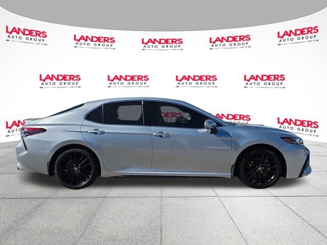Used 2023 Toyota Camry XSE FWD image 2