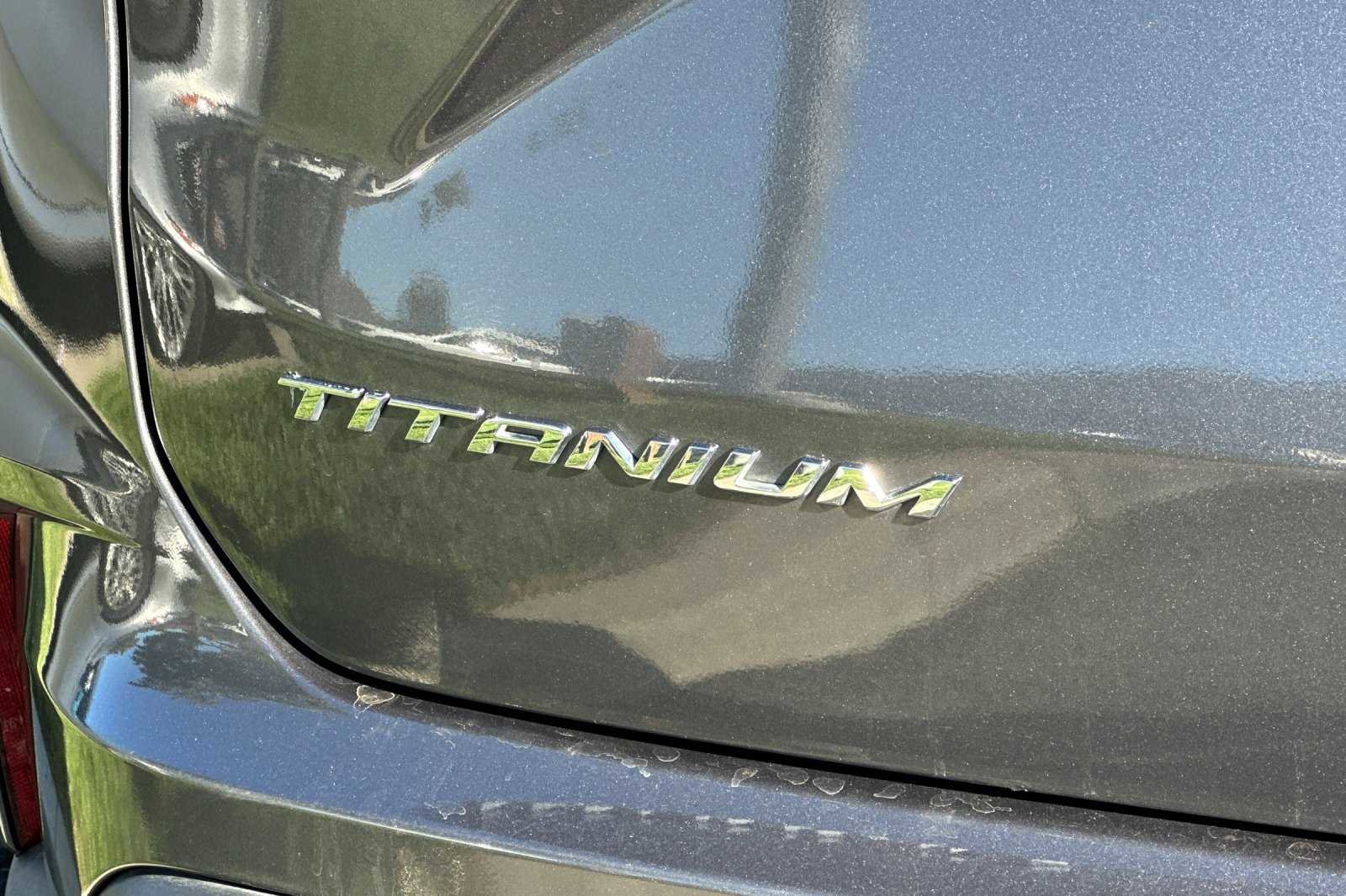 Certified 2022 Ford Edge Titanium image 38