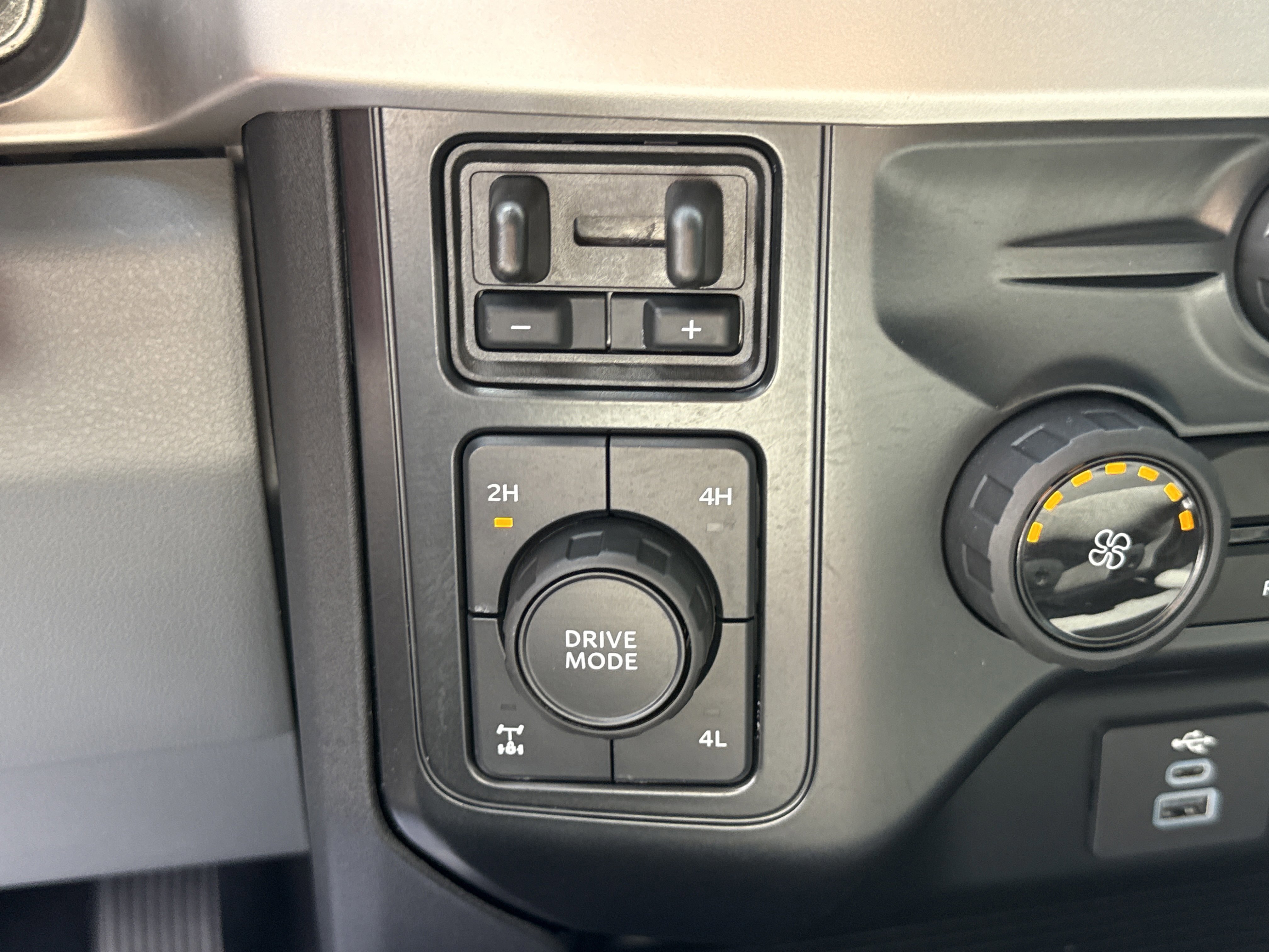 Certified 2024 Ford F250 XL w/ STX Appearance Package image 22